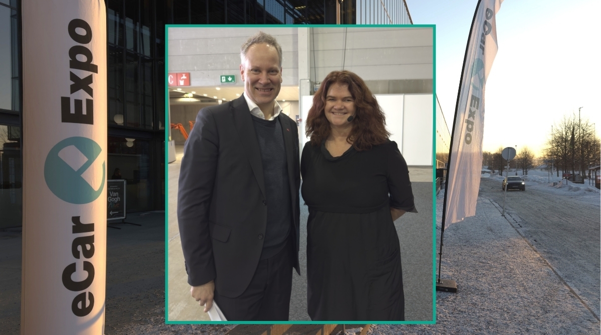 Foto av samferdselsminister Jon-Ivar Nygård og administrerende direktør i Drivkraft Norge Kristin Nebben.