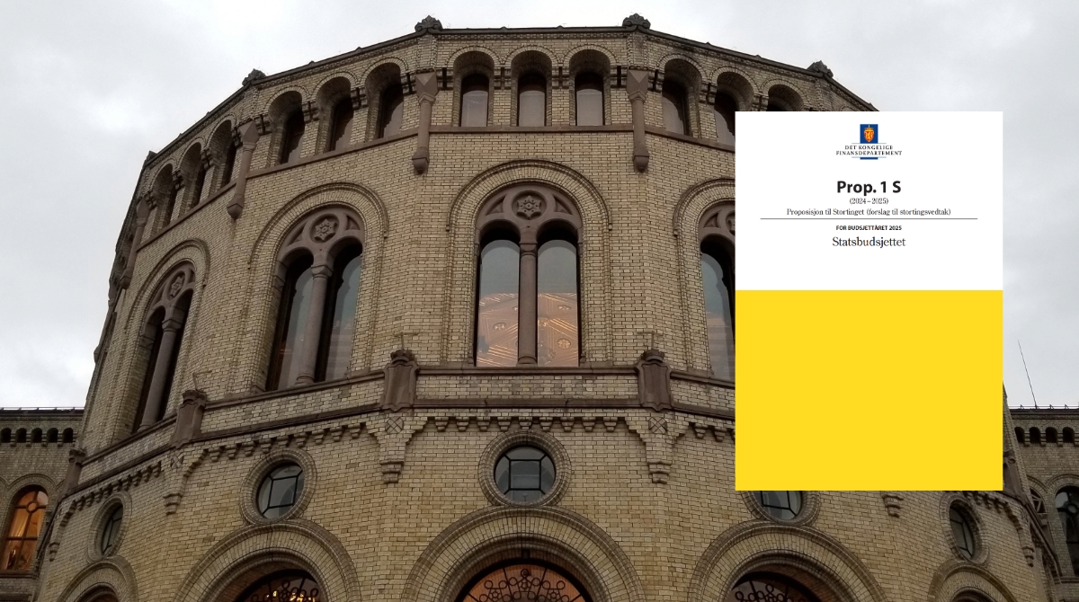 Stortinget med Gul bok innfelt